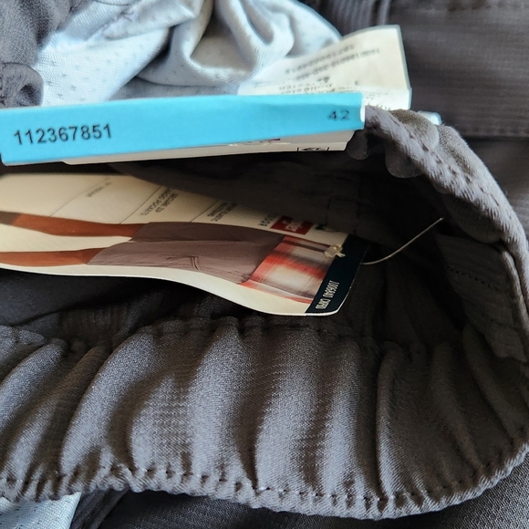 🖤 Wrangler Men's Black Outdoor Shorts – Size 42 NWT black cargo shorts new - Picture 16 of 16